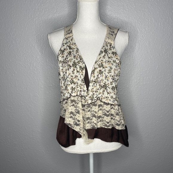 Julie & Jewels Large Brown Vest‎ with lace and floral - Picture 1 of 6